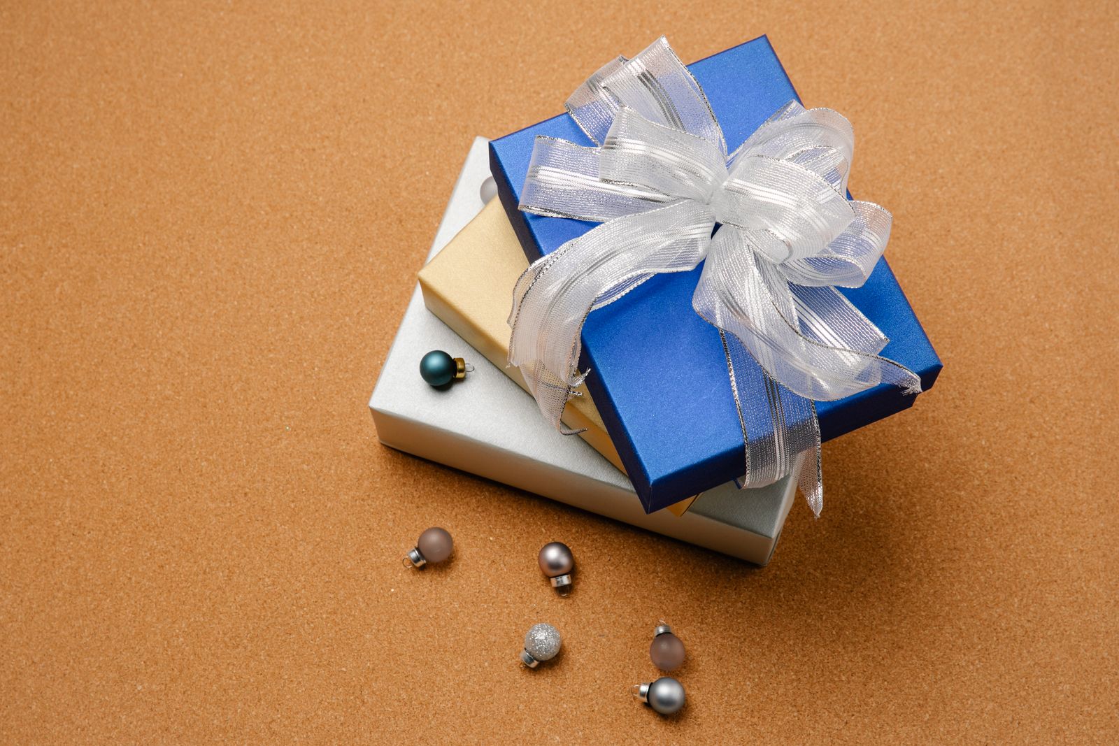 Illustrative Ruchina Home & Comfort Hamper presentation